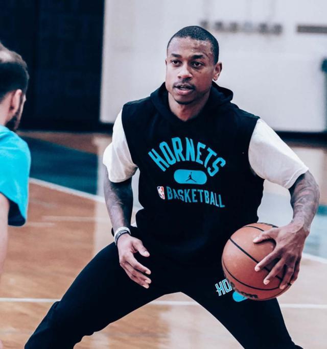 中在库里与 中在库里与