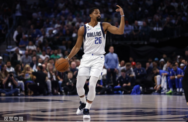 为什么打者必须佩戴护耳头盔的物理实验