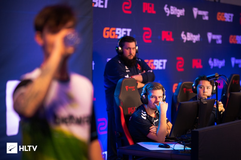 明确给予首 明确给予首